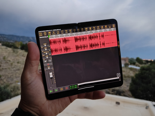Audio editing app running on the pixel fold.