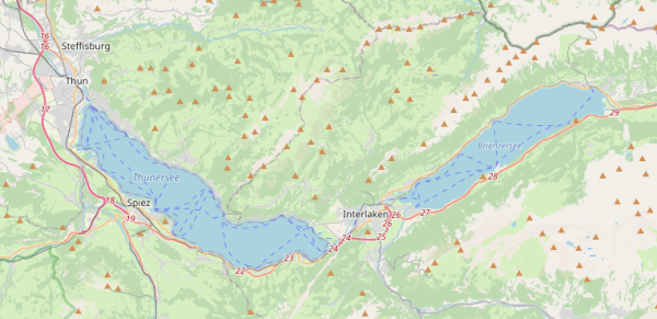 Kartenausschnitt von OpenStreetMap; zentral liegt Interlaken zwischen Thunersee und Brienzersee